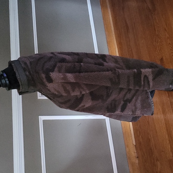 SoundStyle 3/4 Zip Camo Sweatshirt - Picture 4 of 11